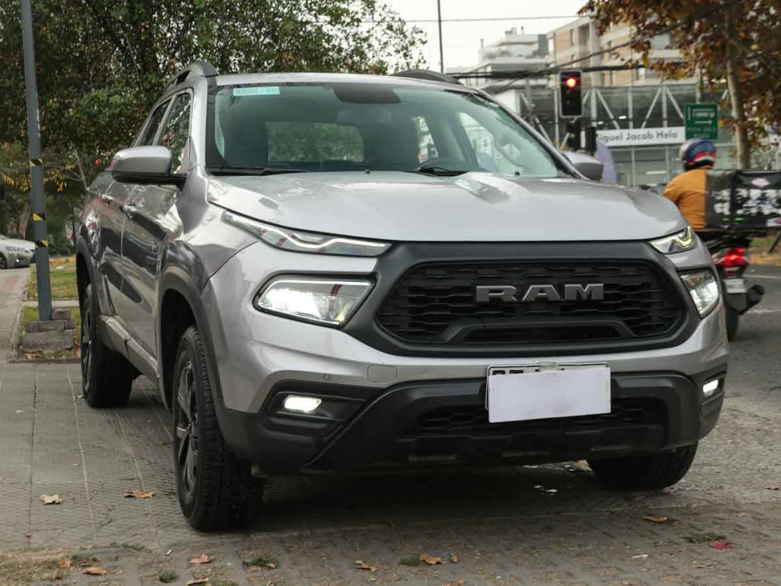 RAM 1000 BIG HORN NIGHT EDITION 1.8 2022 - Foto 3 de 14