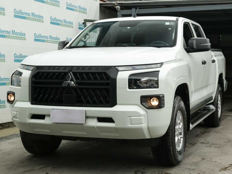 Mitsubishi NEW L200 KATANA XR E6B 2025