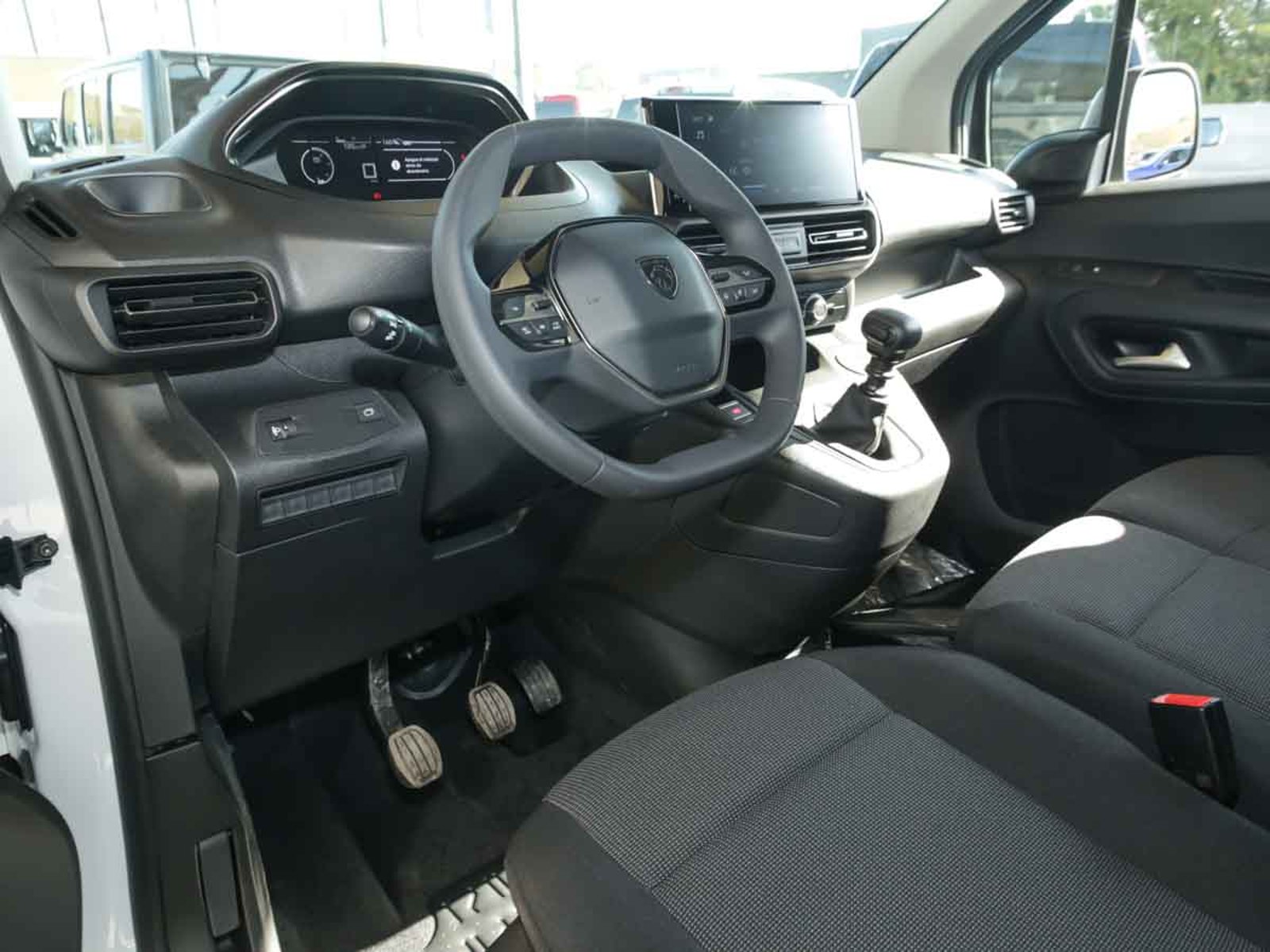 PEUGEOT PARTNER MCA L1 DIESEL 100HP MT 2026 - Imagen 8 de 13
