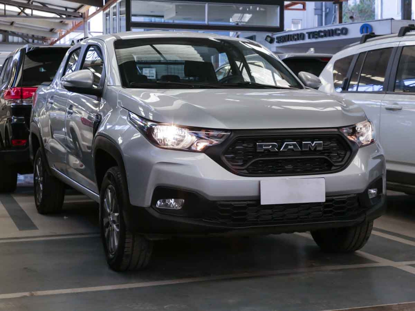 RAM 700 BIGHORN CREW CAB 1.3 MT 2026 - Foto 2 de 8