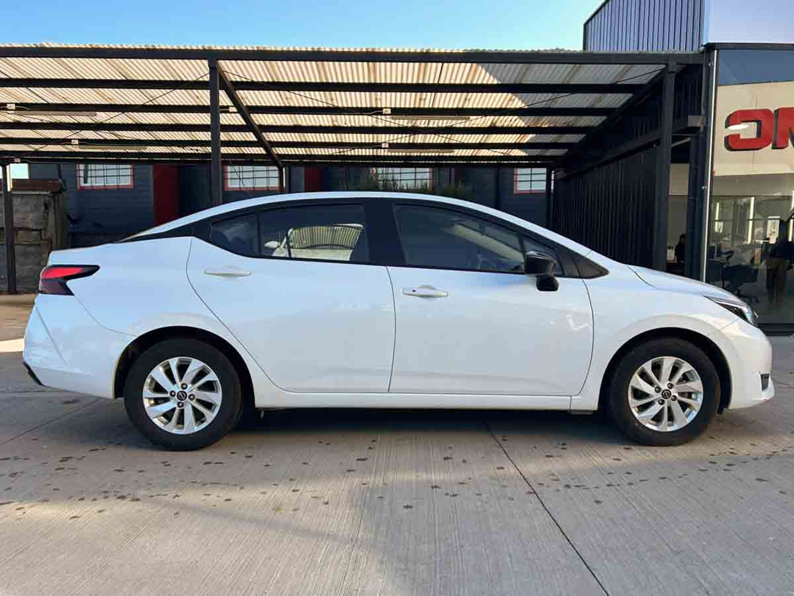 NISSAN VERSA MT 1.6 2024 - Imagen 16 de 16