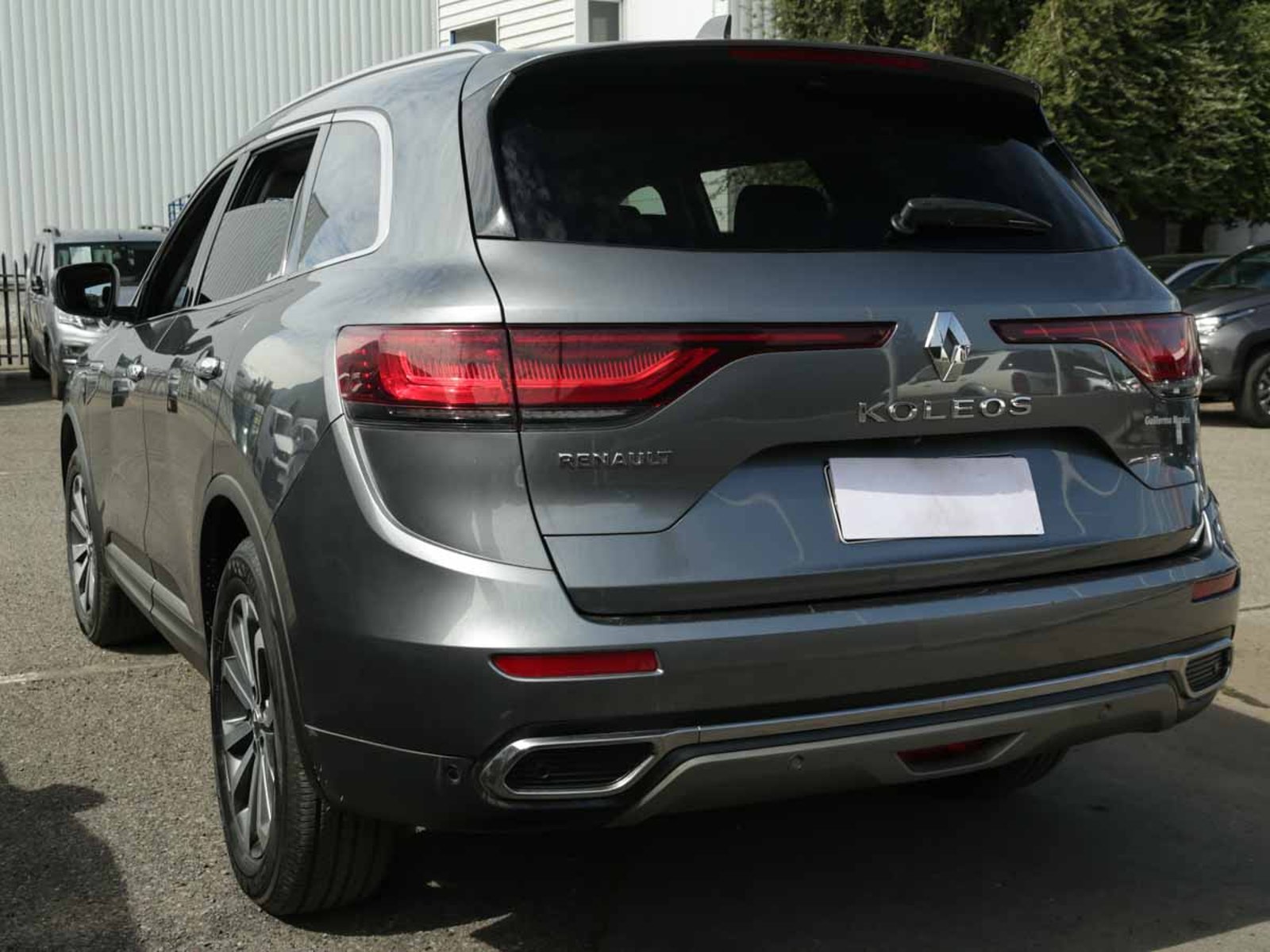 Renault KOLEOS 2.5 AUT 2022 - Foto 3 de 8