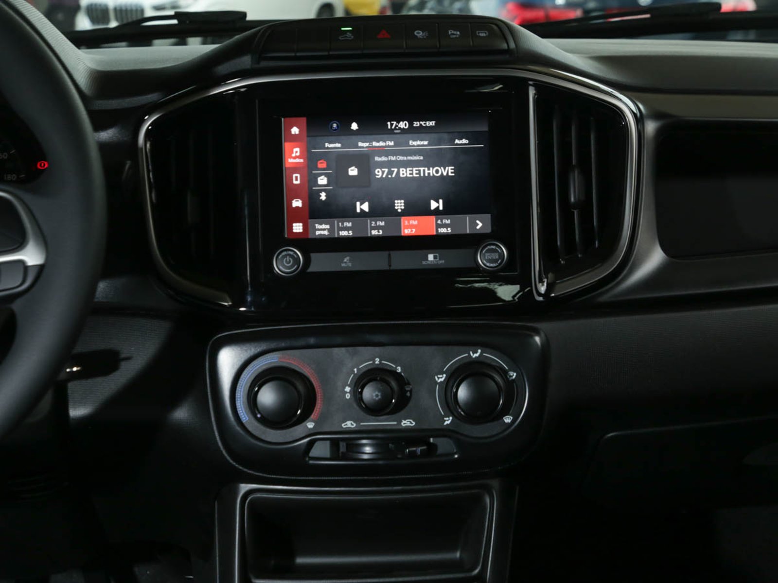 RAM 700 BIGHORN CREW CAB 1.3 MT 2026 - Imagen 14 de 14