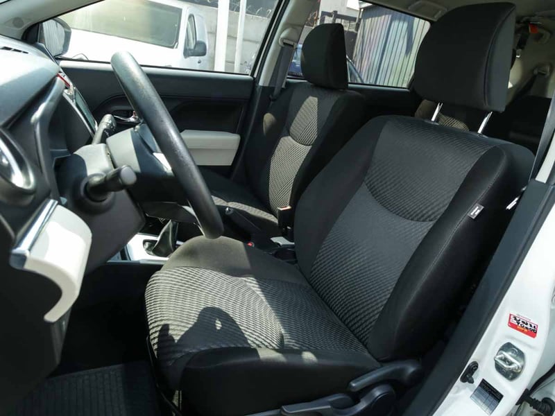 Toyota RUSH XLI 1.5 2023 - Imagen 6 de 8