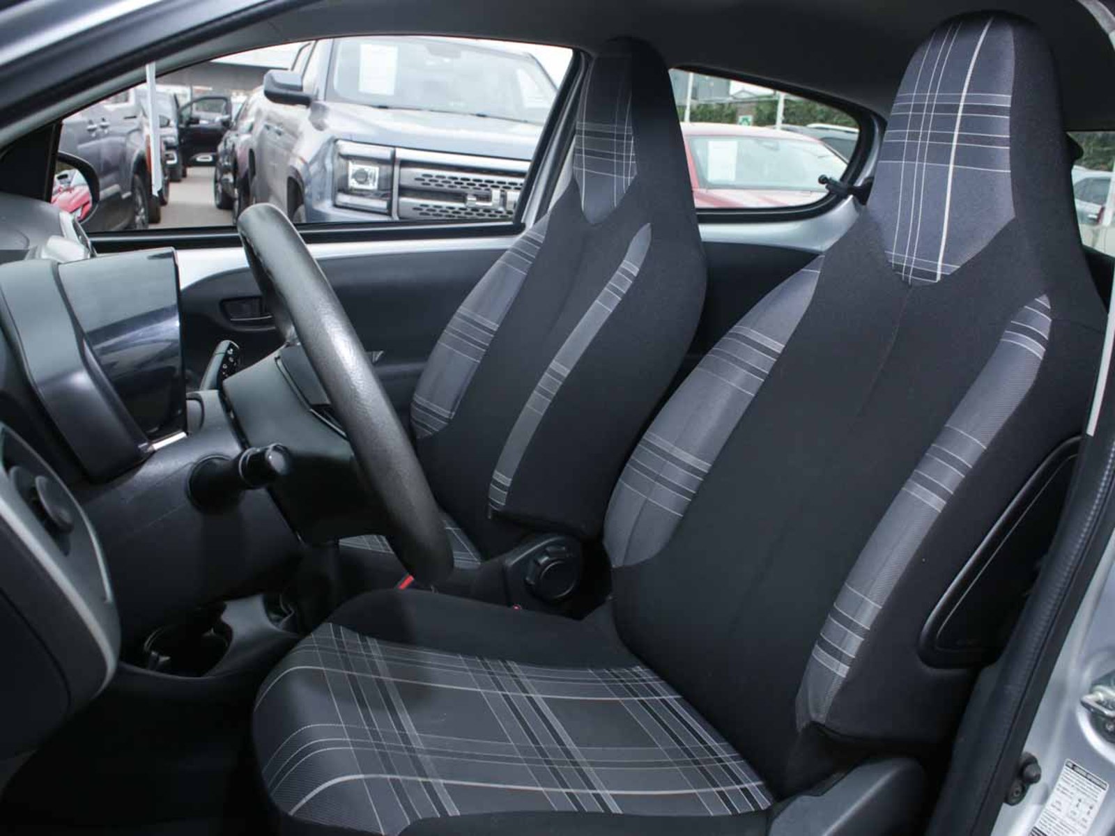 Peugeot 108 ACTIVE 1.2 2017 - Imagen 7 de 8