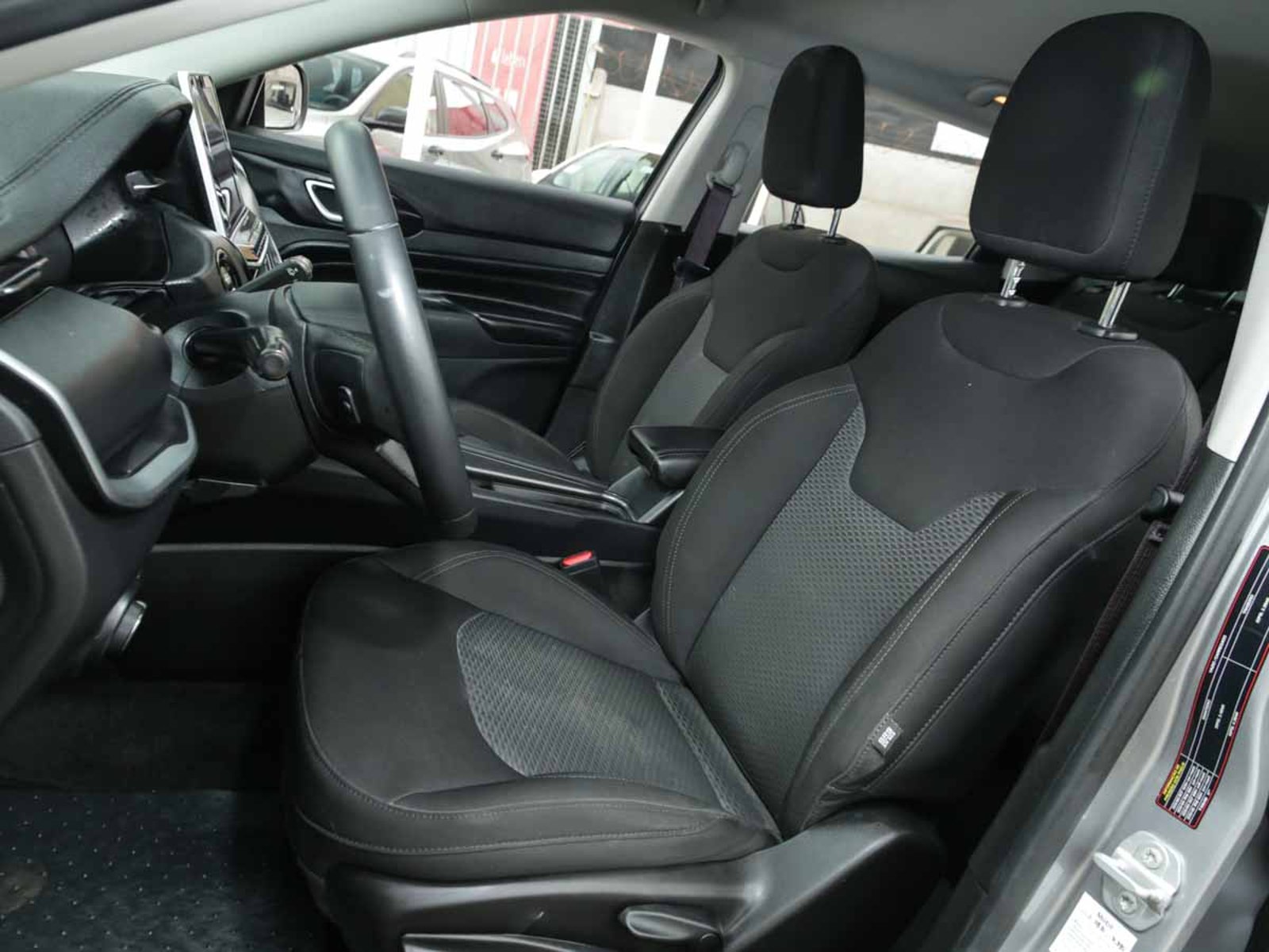 JEEP COMPASS SPORT 4X2 AT 2023 - Imagen 10 de 13