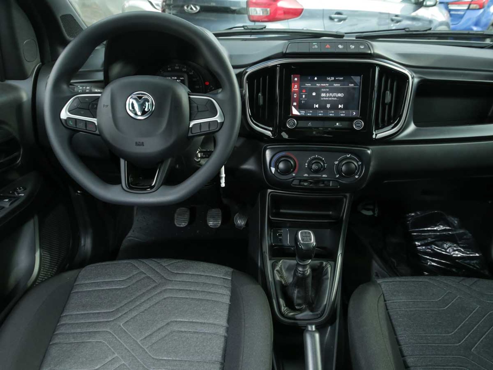 RAM 700 BIGHORN CREW CAB 1.3 MT 2026 - Imagen 13 de 14