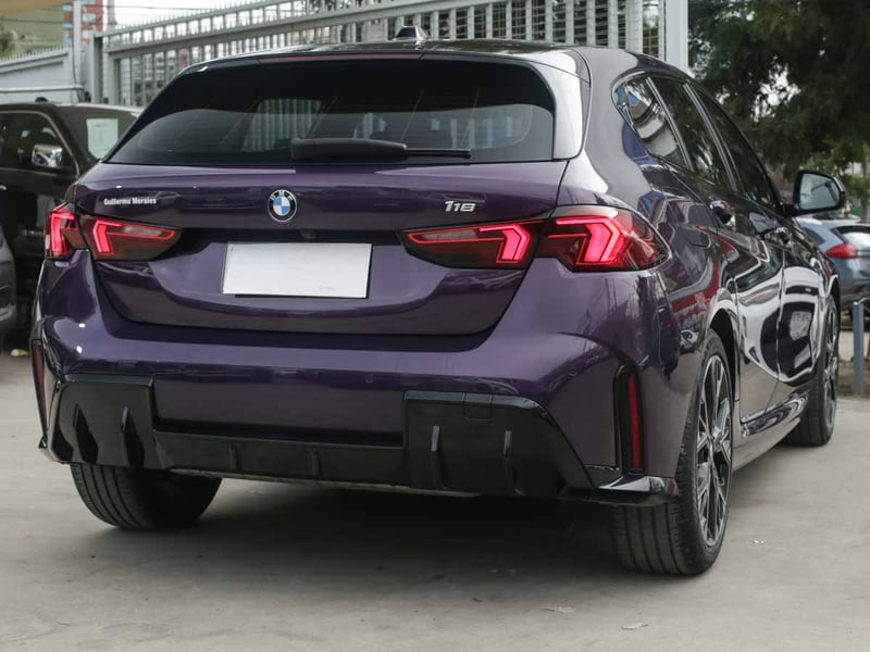 BMW 118I HATCHBACK 1.5 AUT 2025 - Imagen 4 de 8
