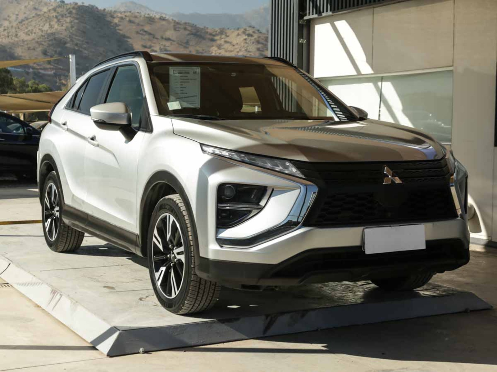 MITSUBISHI ECLIPSE CROSS RX 1.5 4X2 AT 2023 - Foto 3 de 13