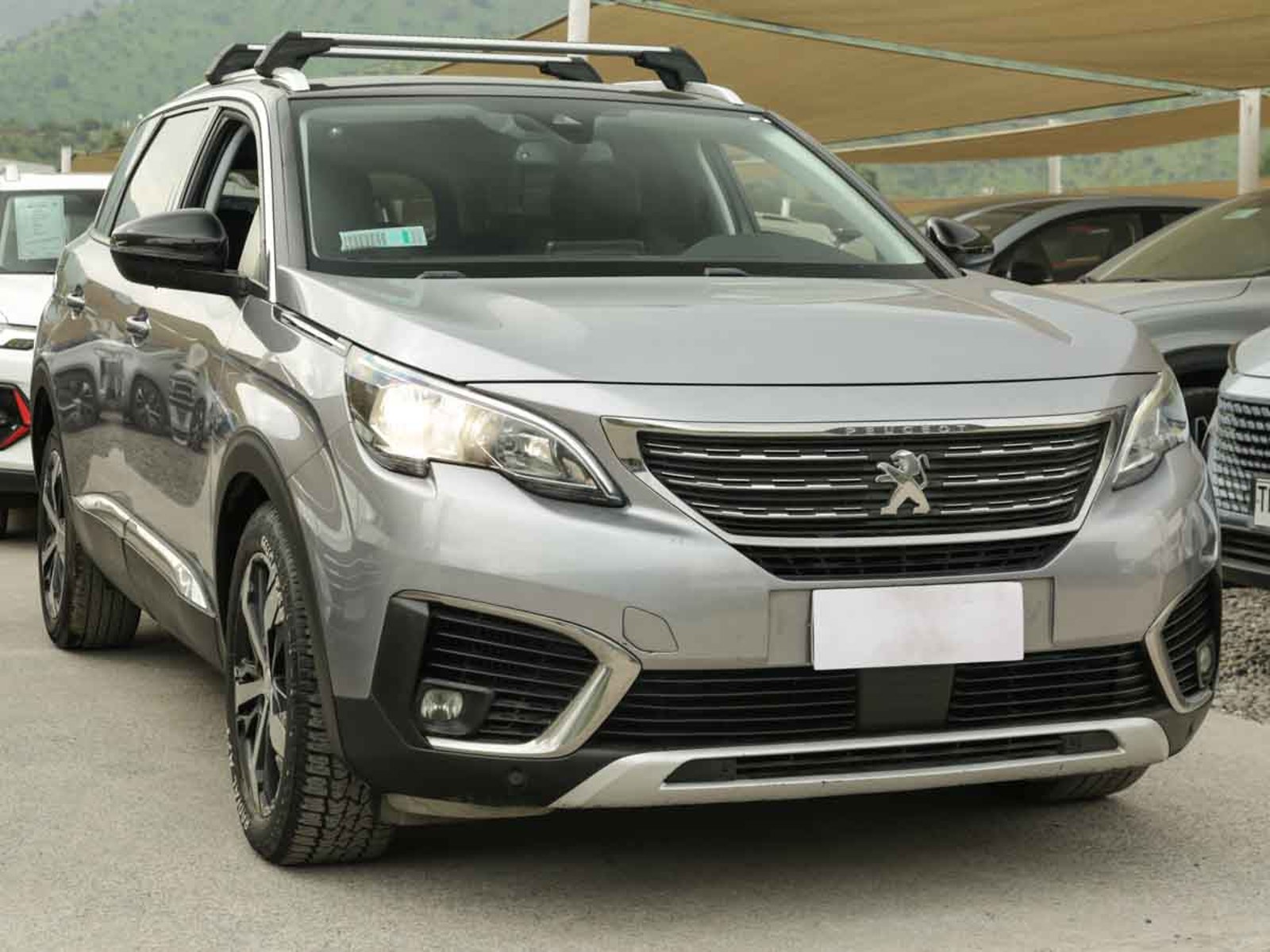 Peugeot 5008 ALLURE 1.6 AUT 2018 - Foto 2 de 8