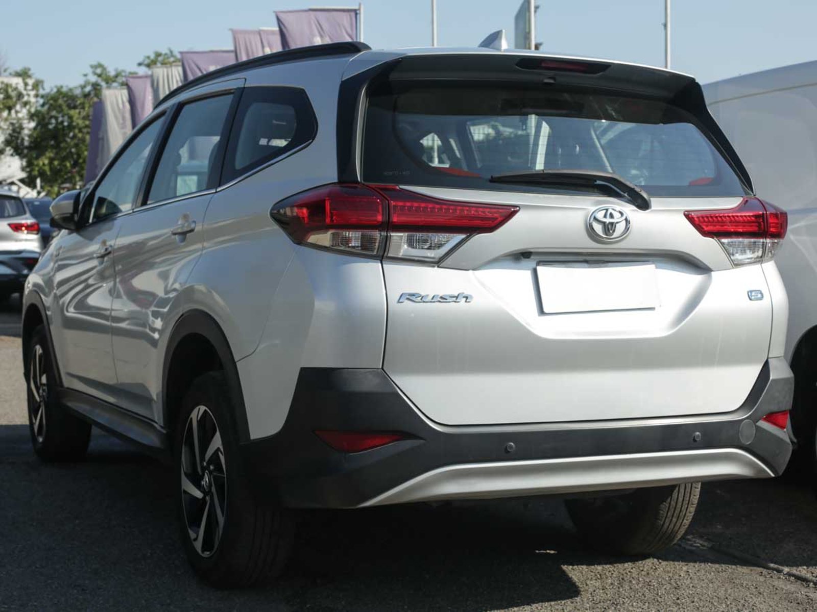 Toyota RUSH 1.5 MT 2022 - Foto 3 de 8