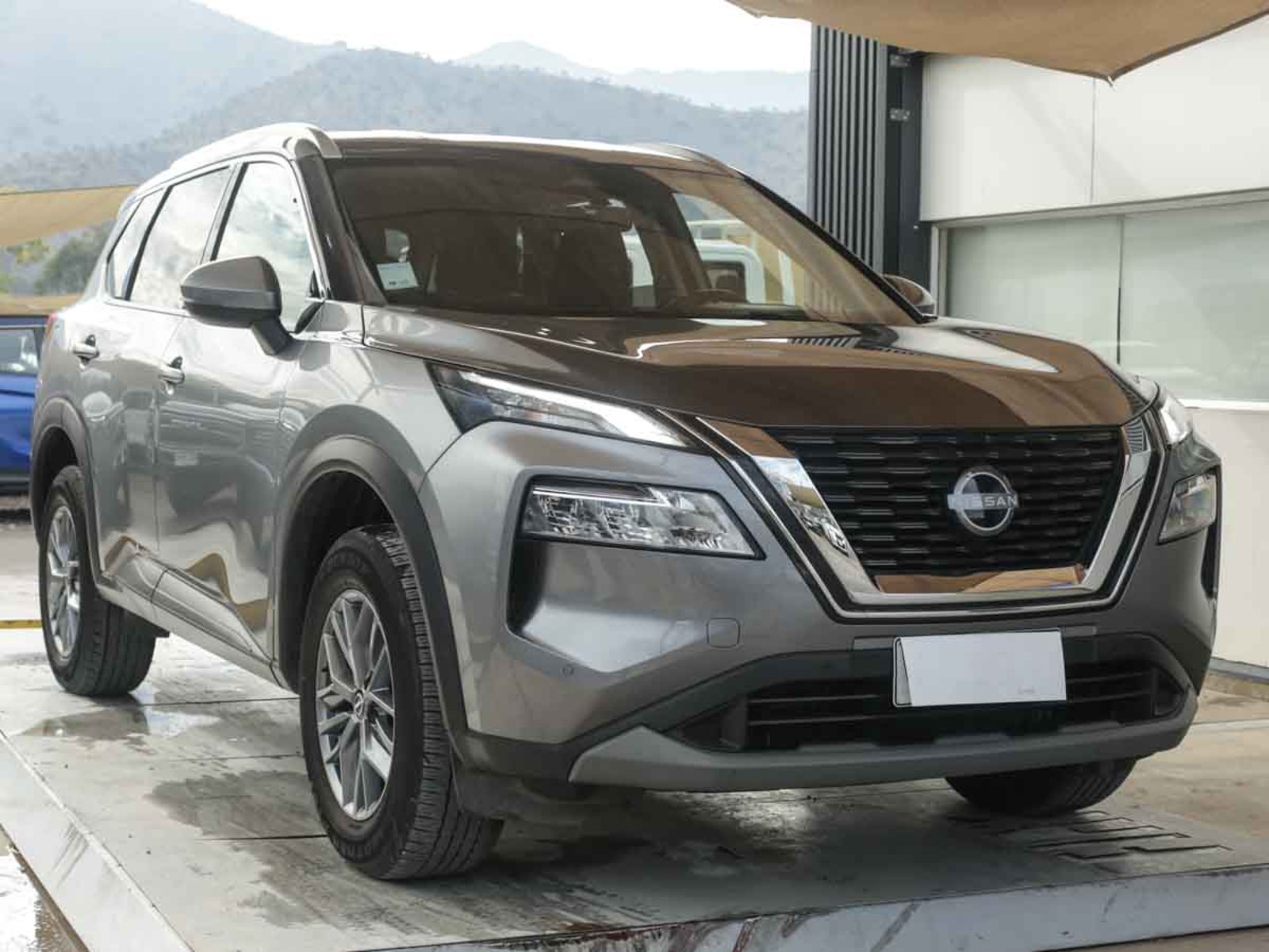 Nissan X TRAIL 2.5 AUT 2025 - Foto 2 de 8