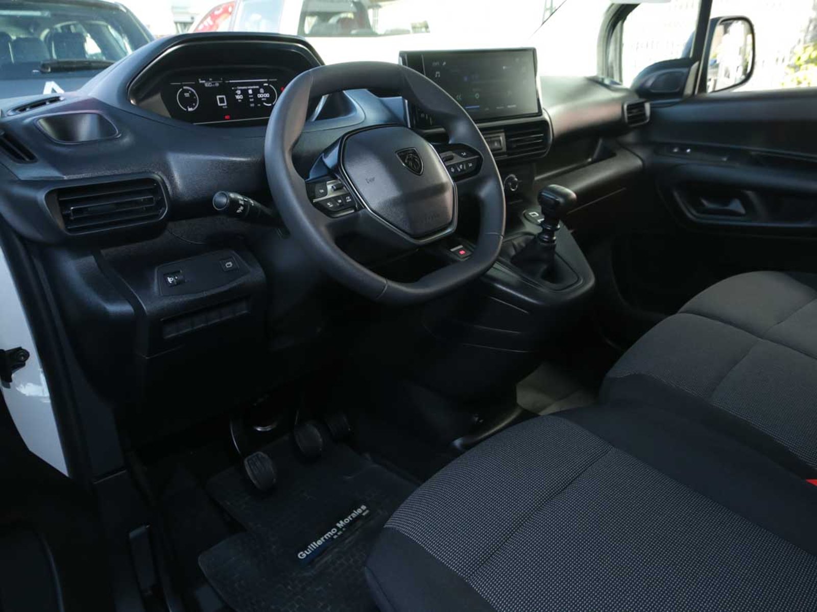 Peugeot PARTNER MCA L1 DIESEL 100HP MT 2026 - Imagen 6 de 8