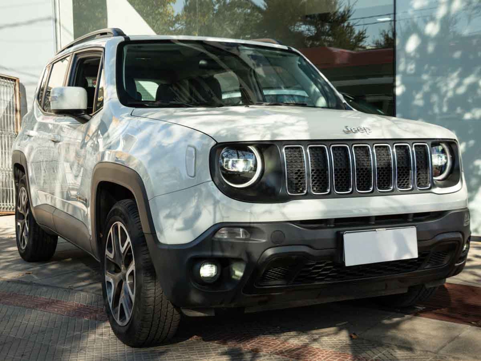 JEEP RENEGADE LONGITUDE 4X2 2023 - Foto 3 de 13