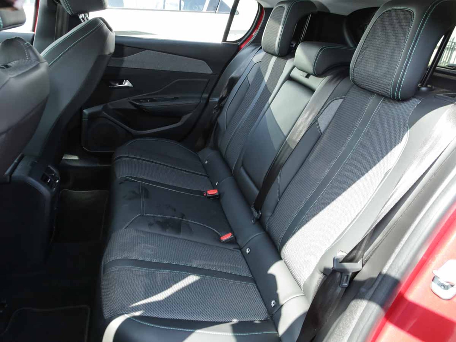 Peugeot 308 ALLURE PURETECH 1.2 AUT 2025 - Imagen 8 de 8