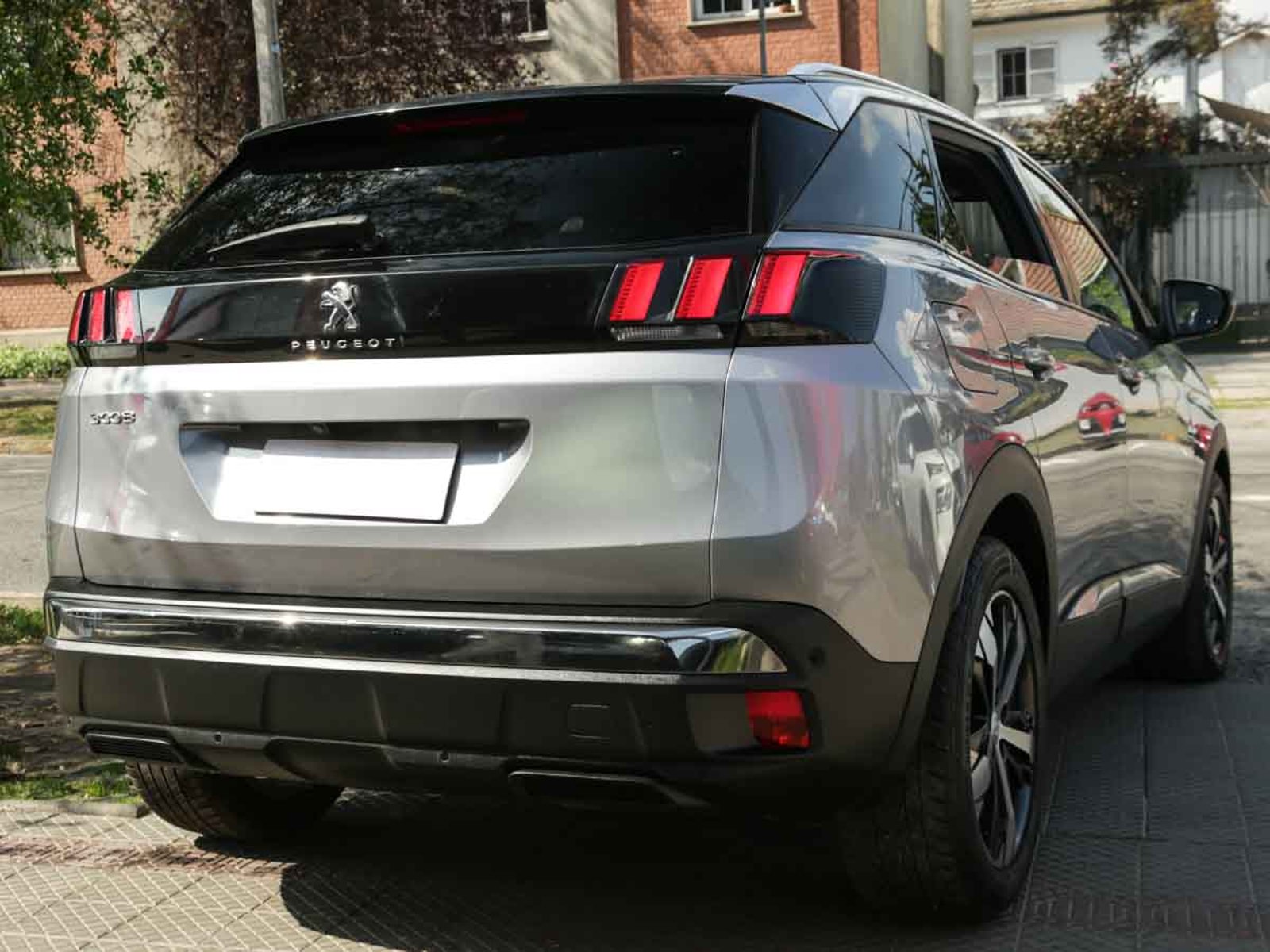 Peugeot 3008 ALLURE PACK BLUEHDI 130 EAT8 2024 - Foto 4 de 8