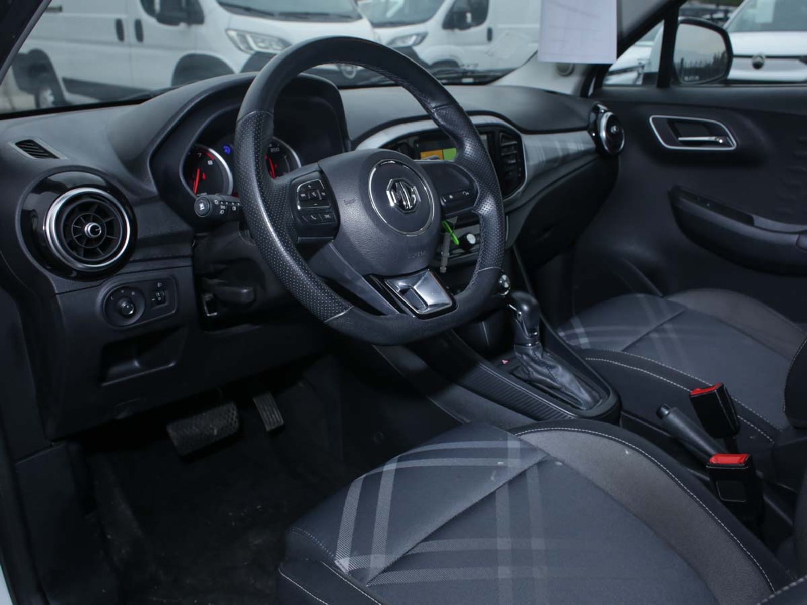 MG 3 HATCH BACK 1.5 2022 - Imagen 6 de 8