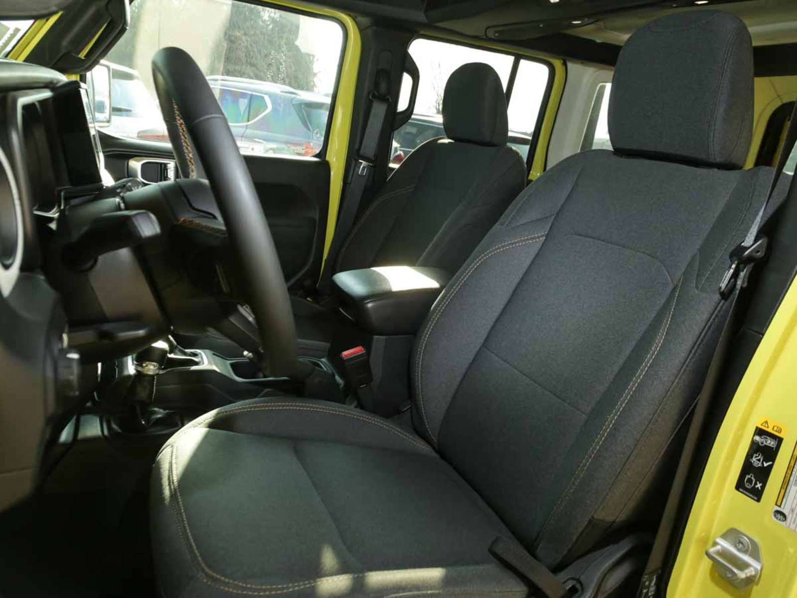 JEEP WRANGLER SPORT 4X4 2.0 AUT 2023 - Imagen 7 de 8