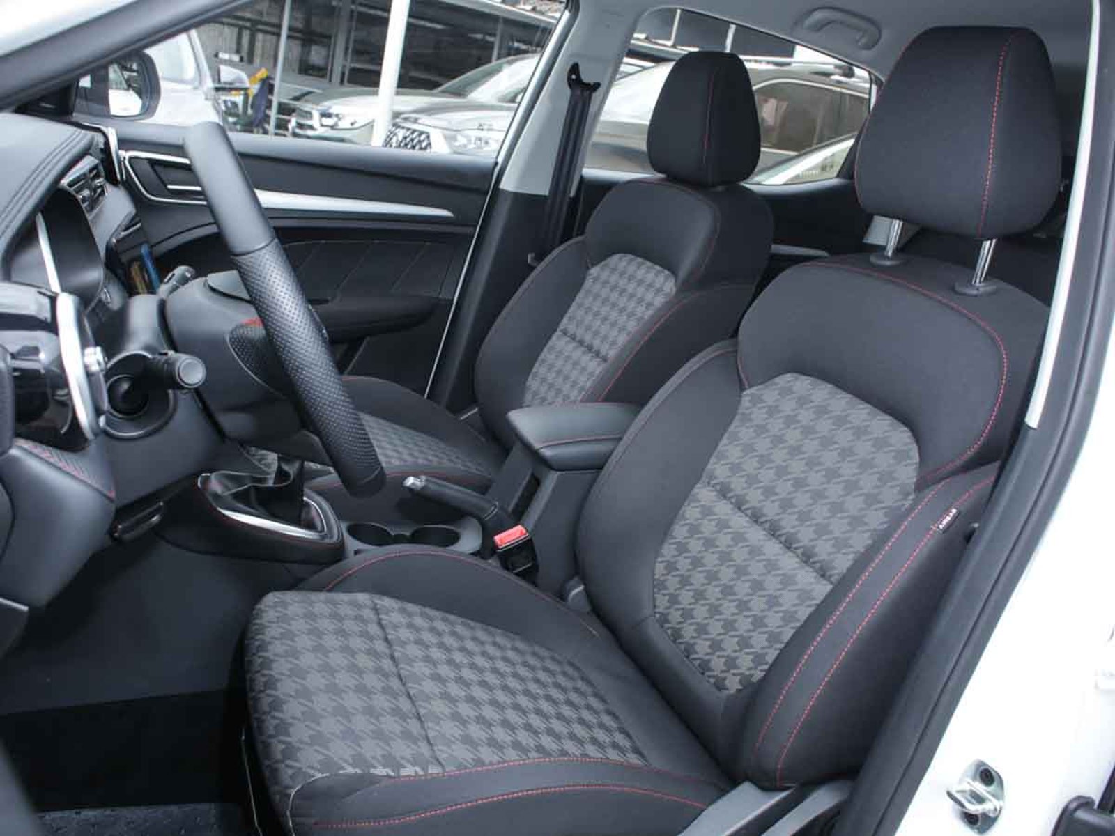 MG MG ZX 1.5 MT DLX 2026 - Imagen 7 de 8