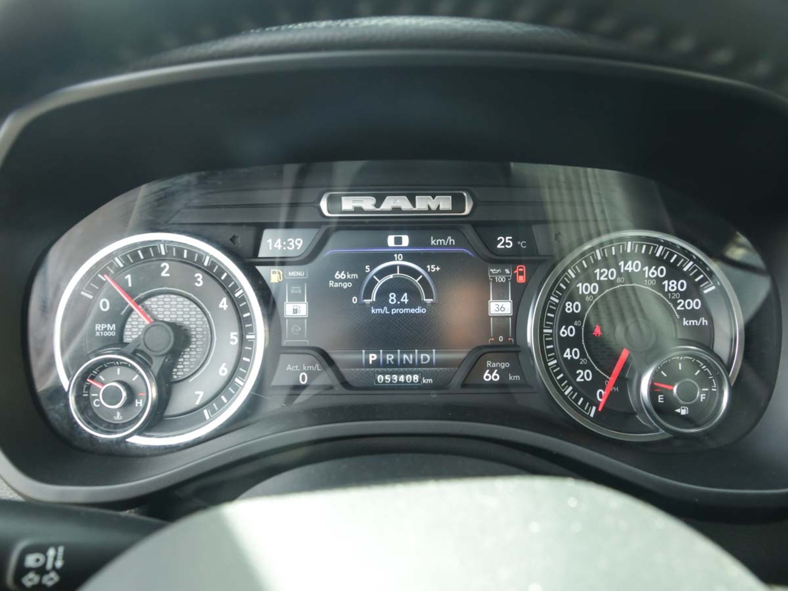 RAM 1500 BIGHORN NIGHT EDITION 3.6 V6 MILD HYBRID 305 2025 - Foto 5 de 8