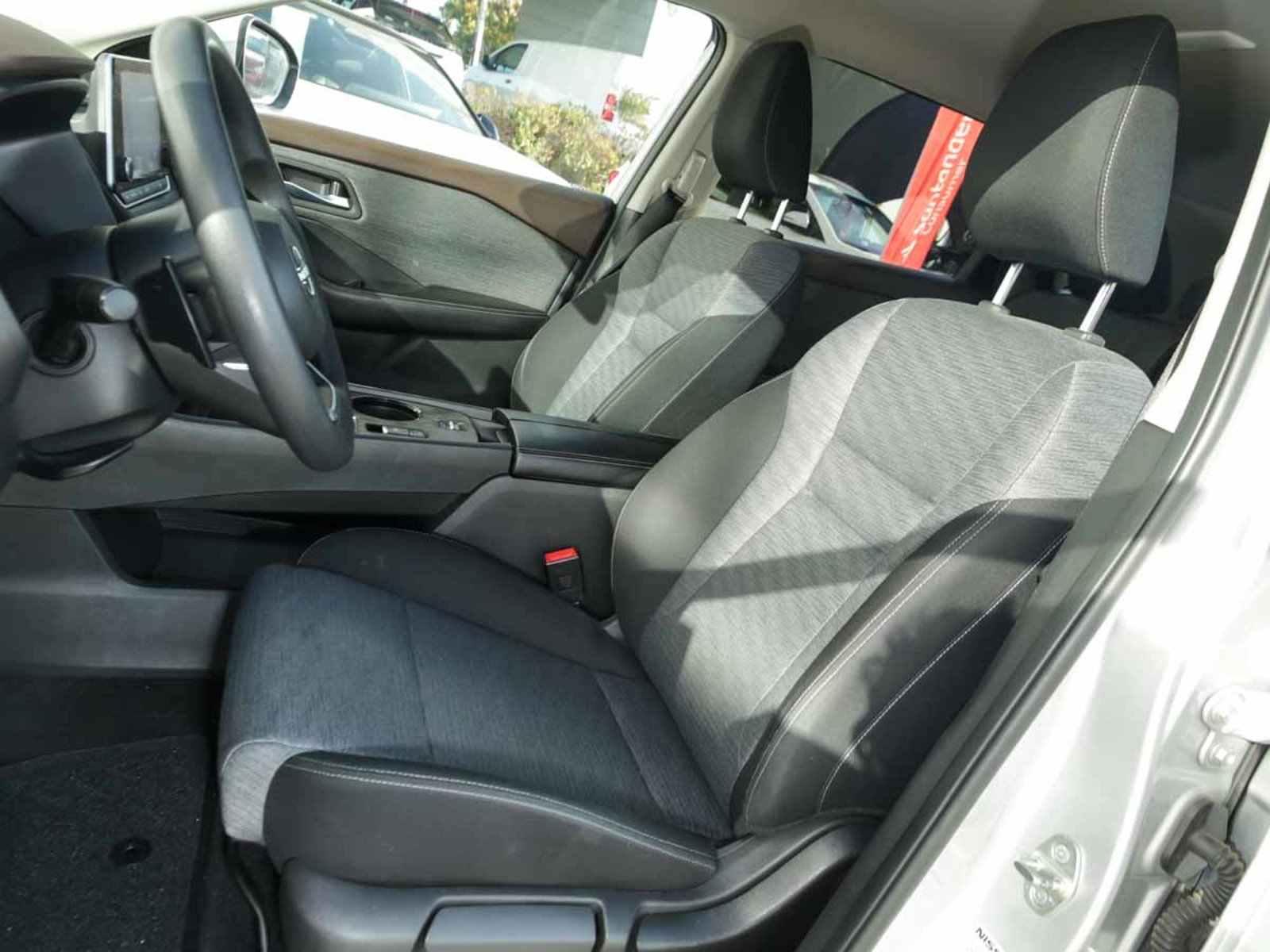 Nissan X TRAIL SENSE 2.5 AUT 2025 - Imagen 6 de 8