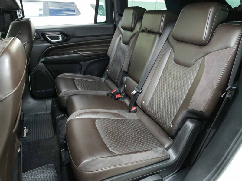 Jeep COMMANDER OVERLAND 1.3T 6AT 2023 - Imagen 8 de 9