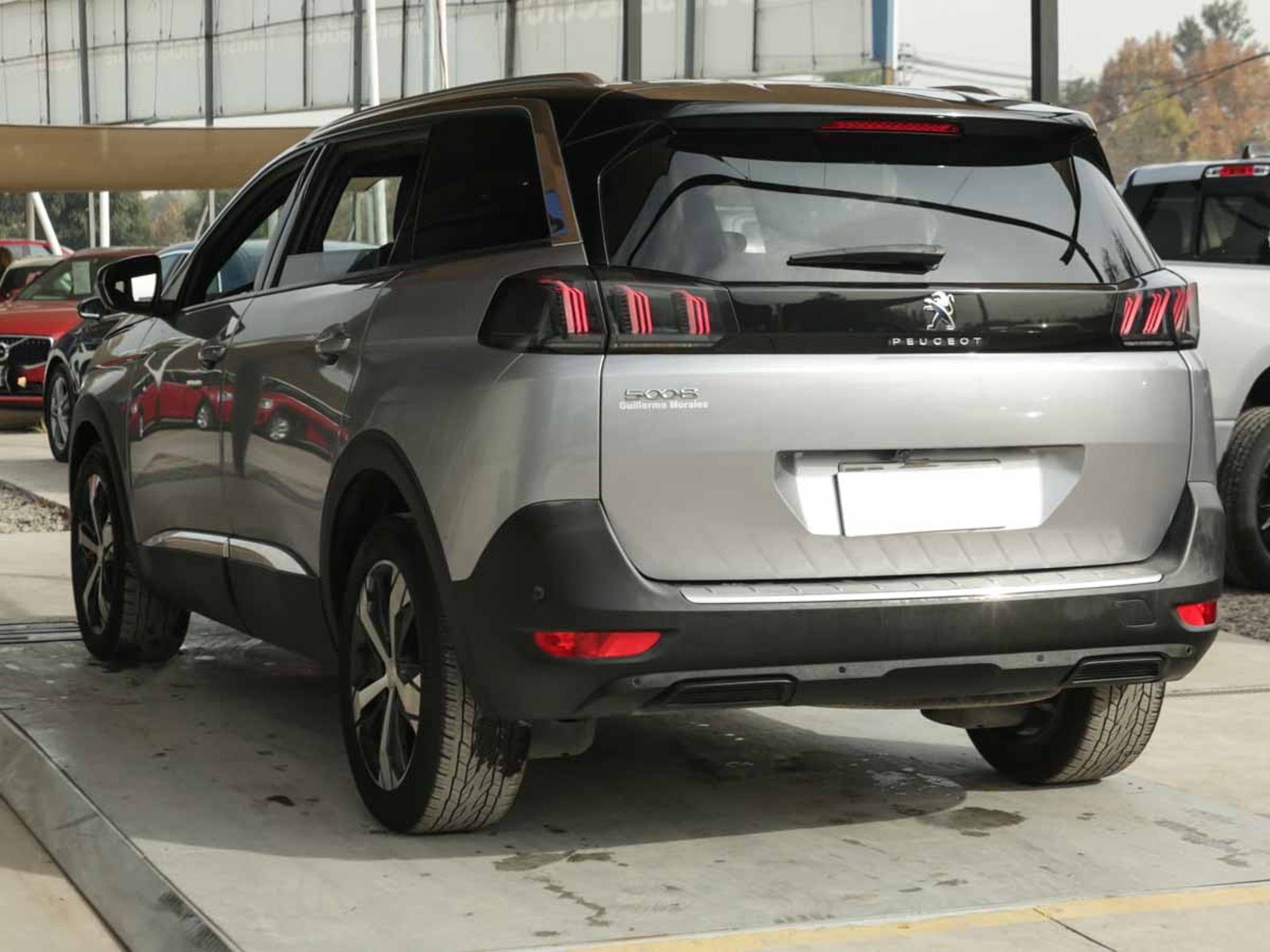 Peugeot 5008 BLUE HDI 130 HP 1.5 AUT 2024 - Imagen 3 de 8
