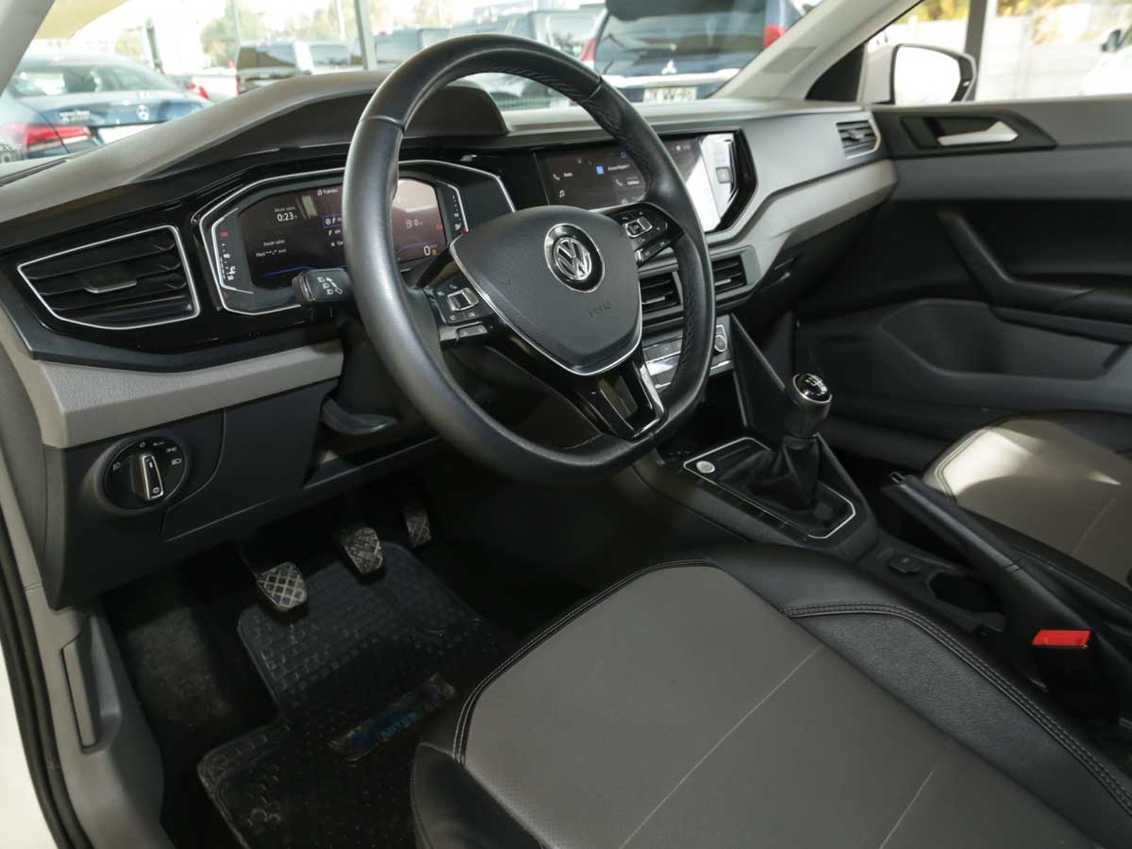 VOLKSWAGEN POLO HATCHBACK 1.6 2022 - Imagen 8 de 13