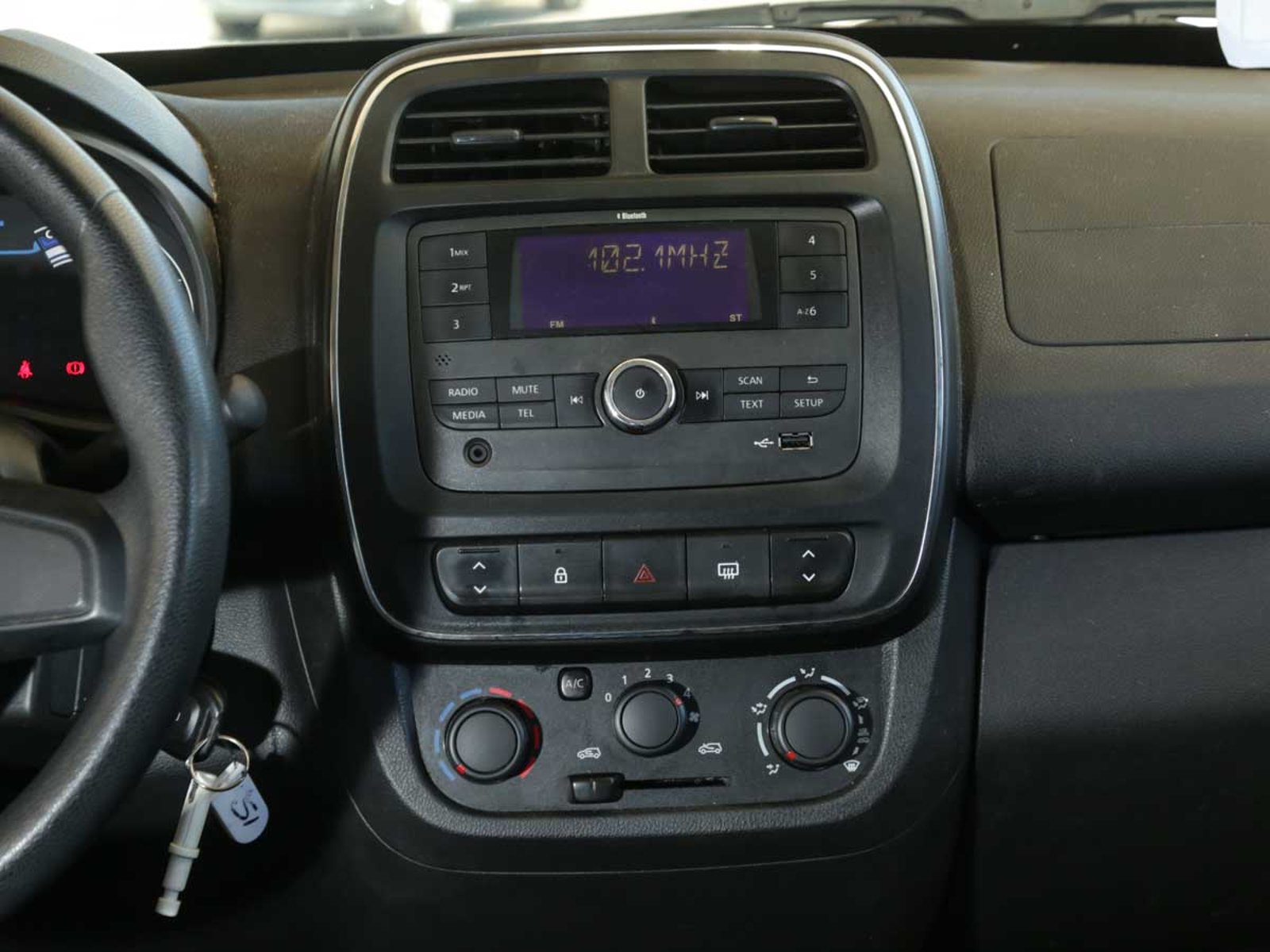 RENAULT KWID HB 1.0 2023 - Imagen 13 de 20