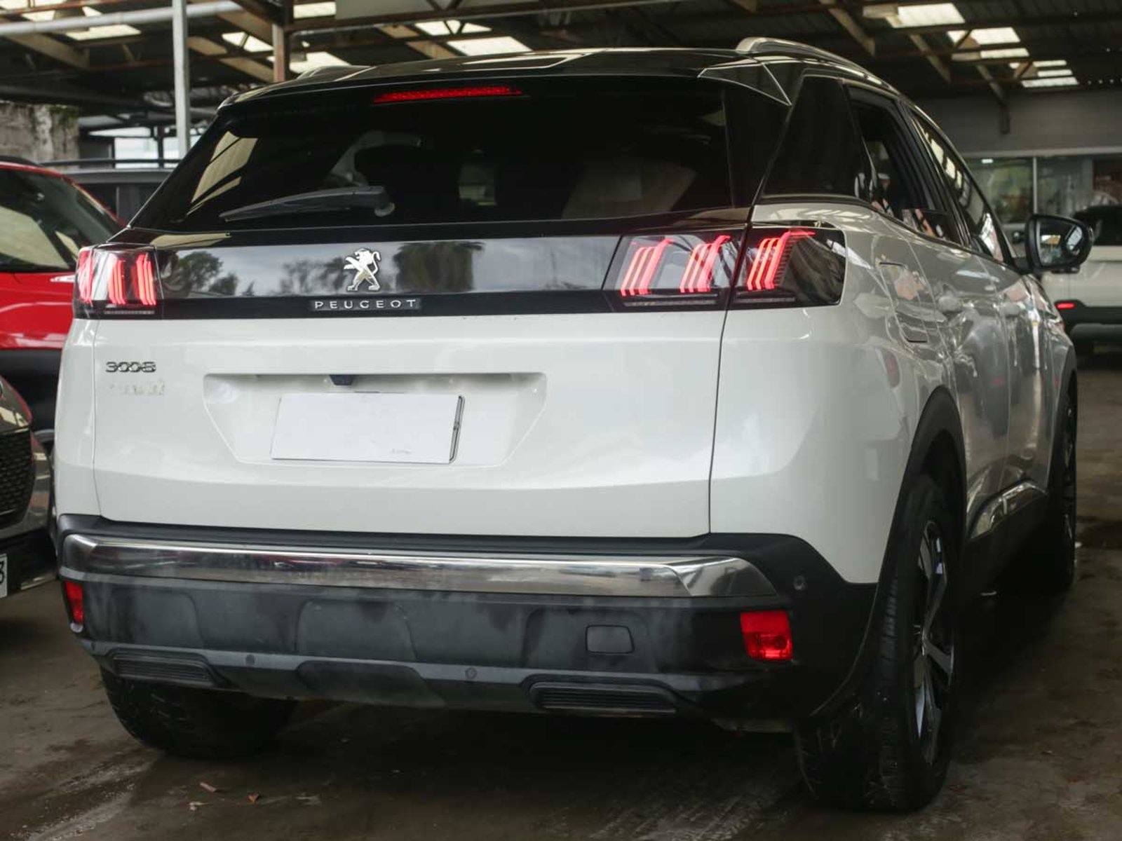 Peugeot 3008 ALLURE PACK BLUEHDI 130 EAT8 2024 - Foto 4 de 8