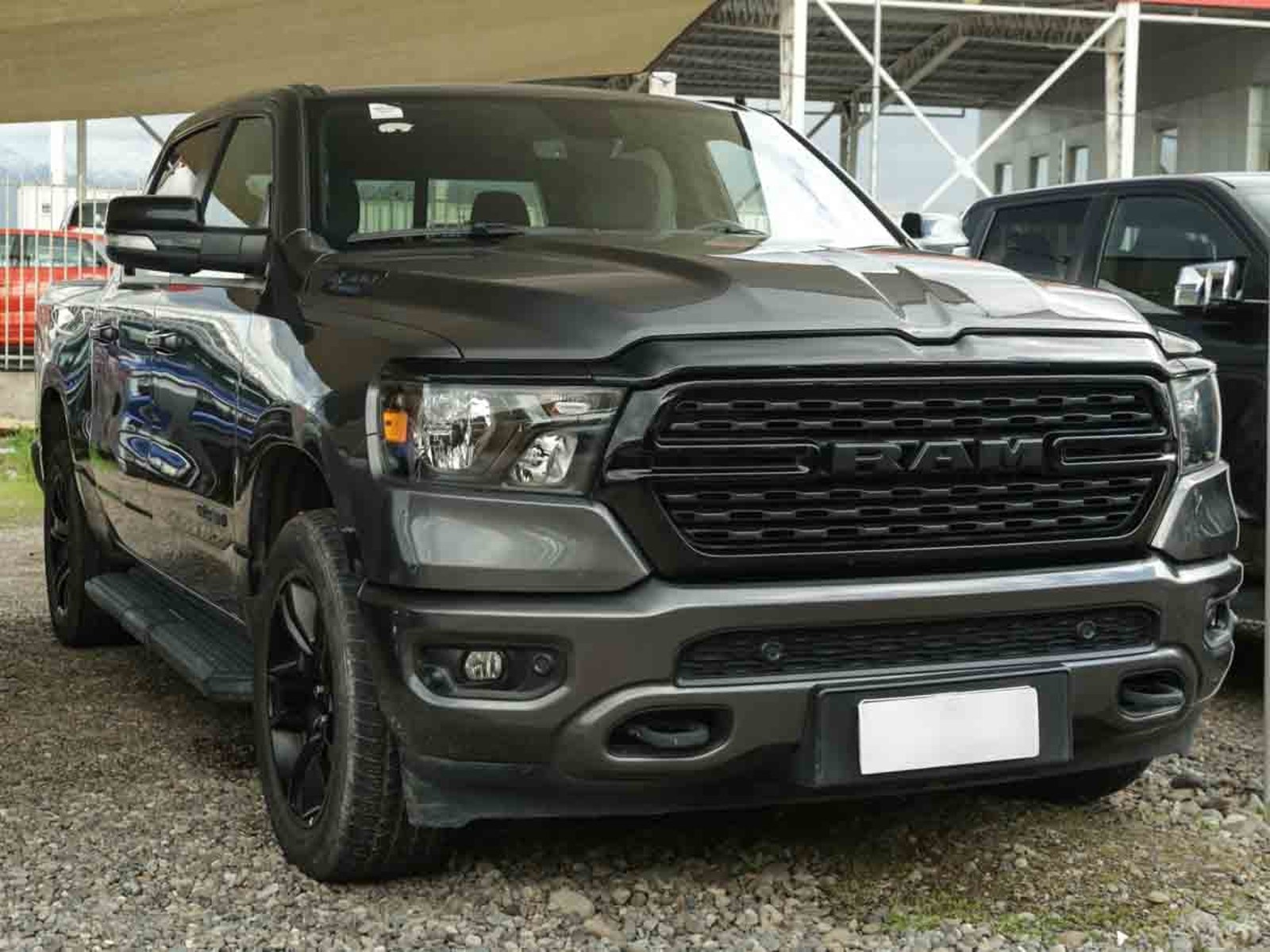 RAM 1500 CREW CAB BIG HORN 3.6L E-TORQUE 2022 - Foto 2 de 8