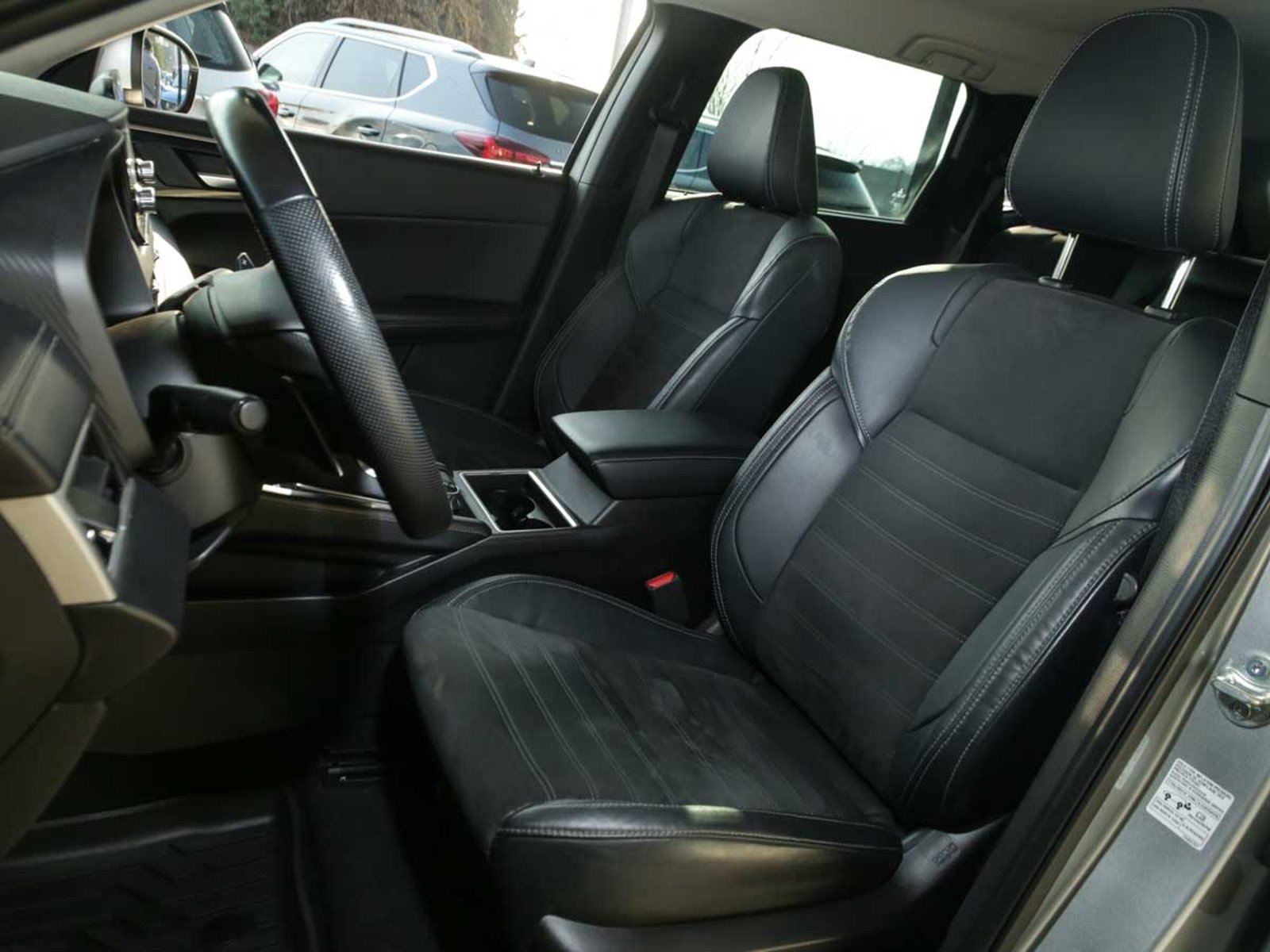 MITSUBISHI NEW OUTLANDER 4X4 AT GLS 2024 - Imagen 7 de 8