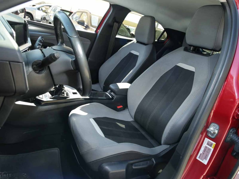 Opel MOKKA ELEGANCE 1.2T MT6 E6.4 2023 - Imagen 7 de 8