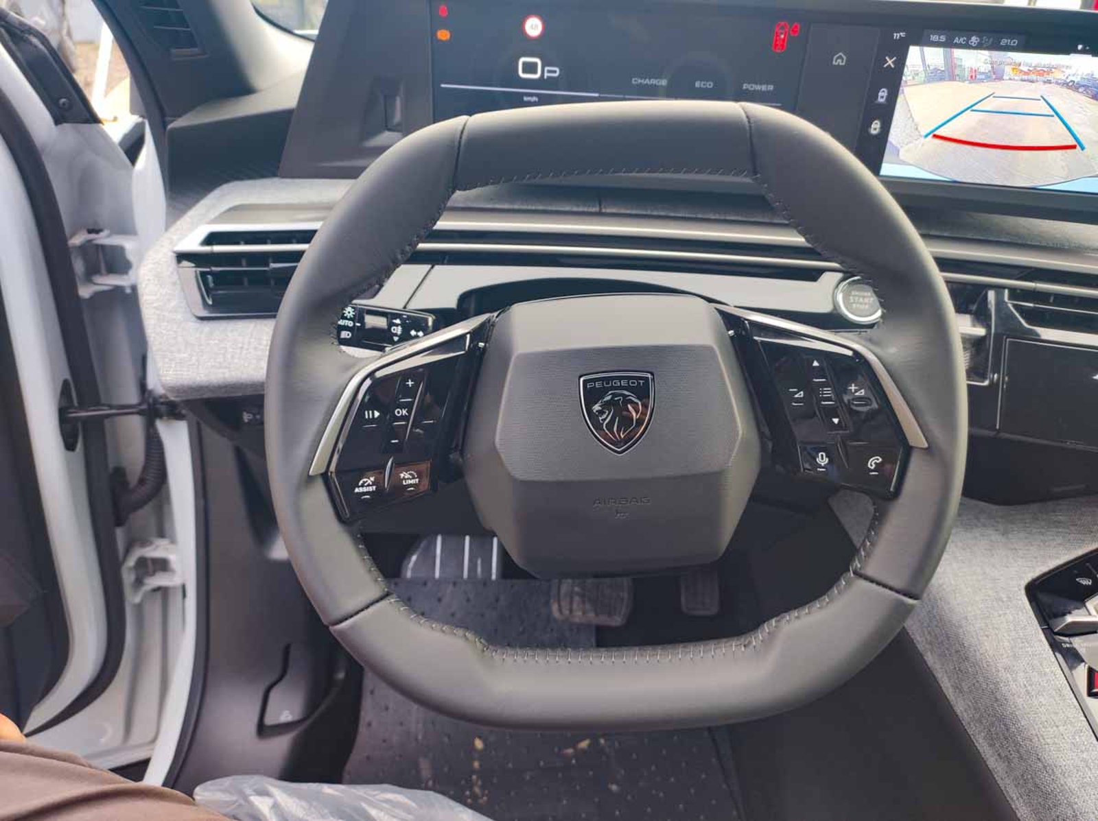Peugeot NEW 5008 ALLURE HYBRID 136HP AT 2026 - Imagen 6 de 8
