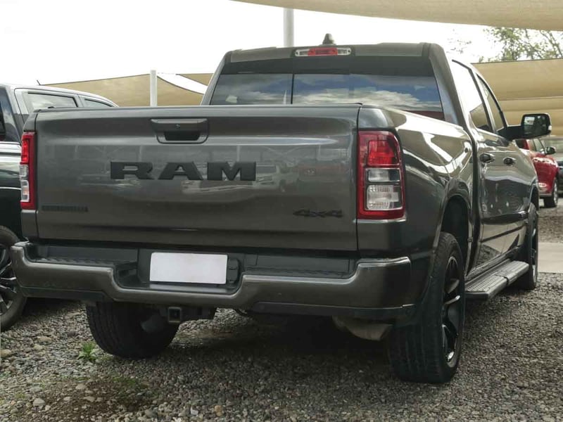 RAM 1500 CREW CAB BIG HORN 3.6L E-TORQUE 2022 - Imagen 4 de 8