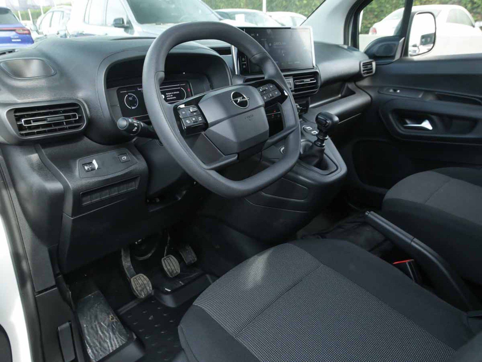 Opel COMBO LITE DIESEL 100 HP MT 2026 - Imagen 6 de 8