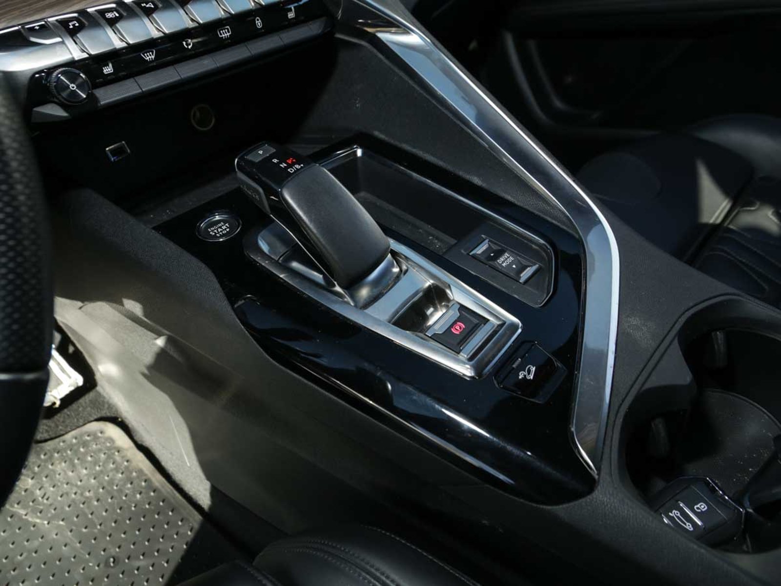 Peugeot 3008 GT HYBRID4 300 EEAT8 2022 - Imagen 9 de 20