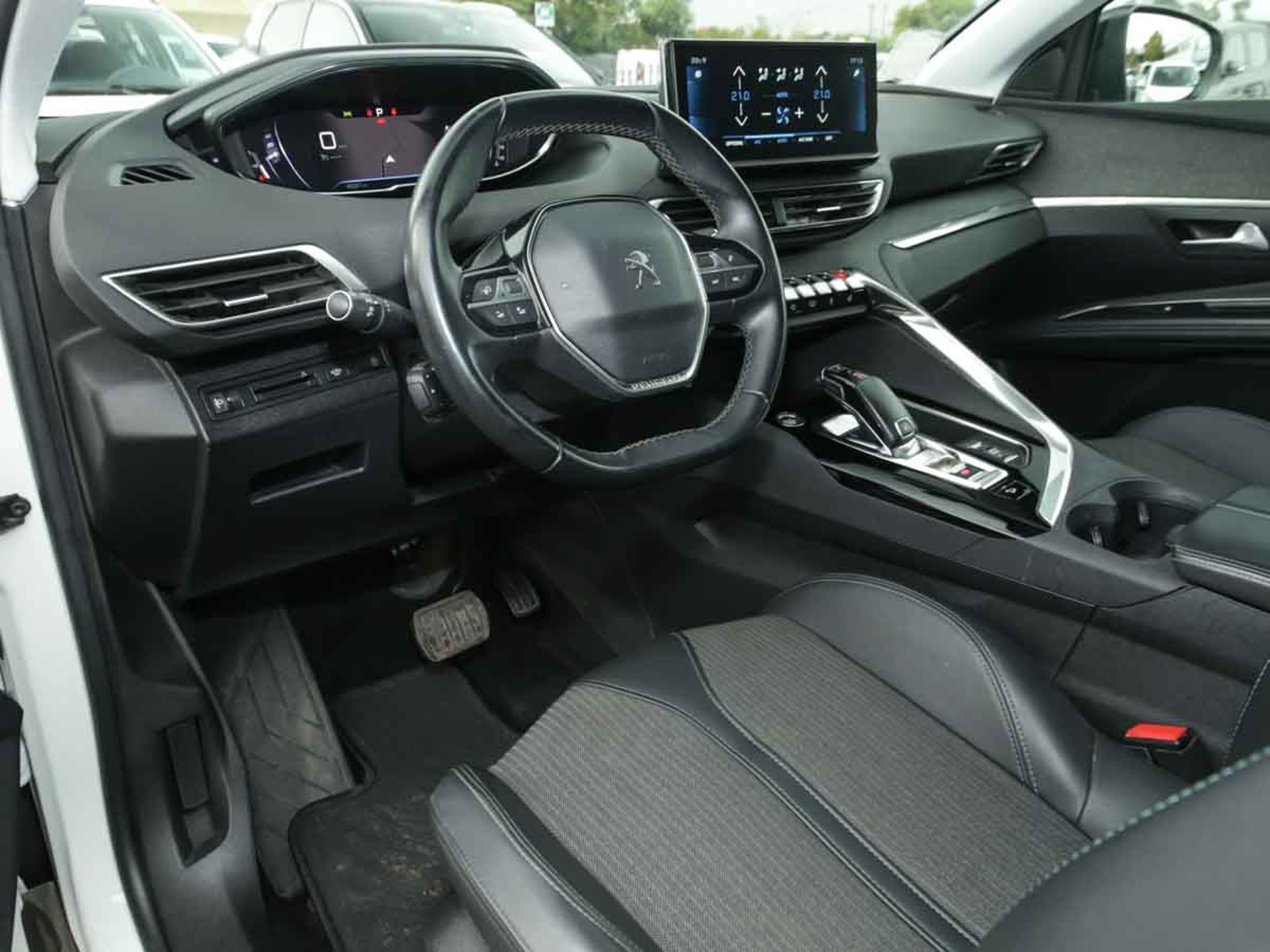 PEUGEOT 3008 ALLURE BLUEHDI 130 EAT8 2022 - Imagen 8 de 13