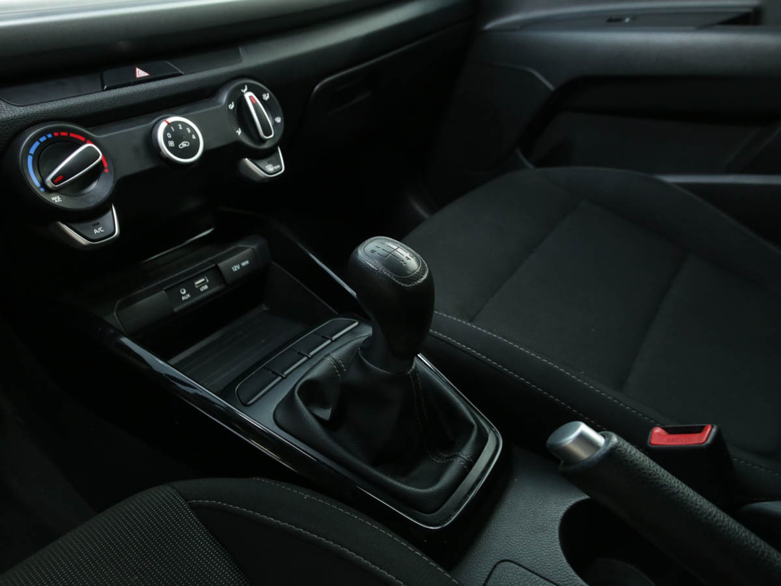 KIA MOTORS RIO 5 HATCH BACK 1.4 2021 - Imagen 9 de 13
