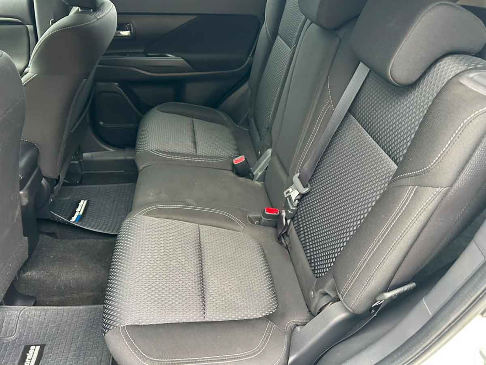 MITSUBISHI OUTLANDER 2.0 4X2  AUT. 2023 - Imagen 8 de 8