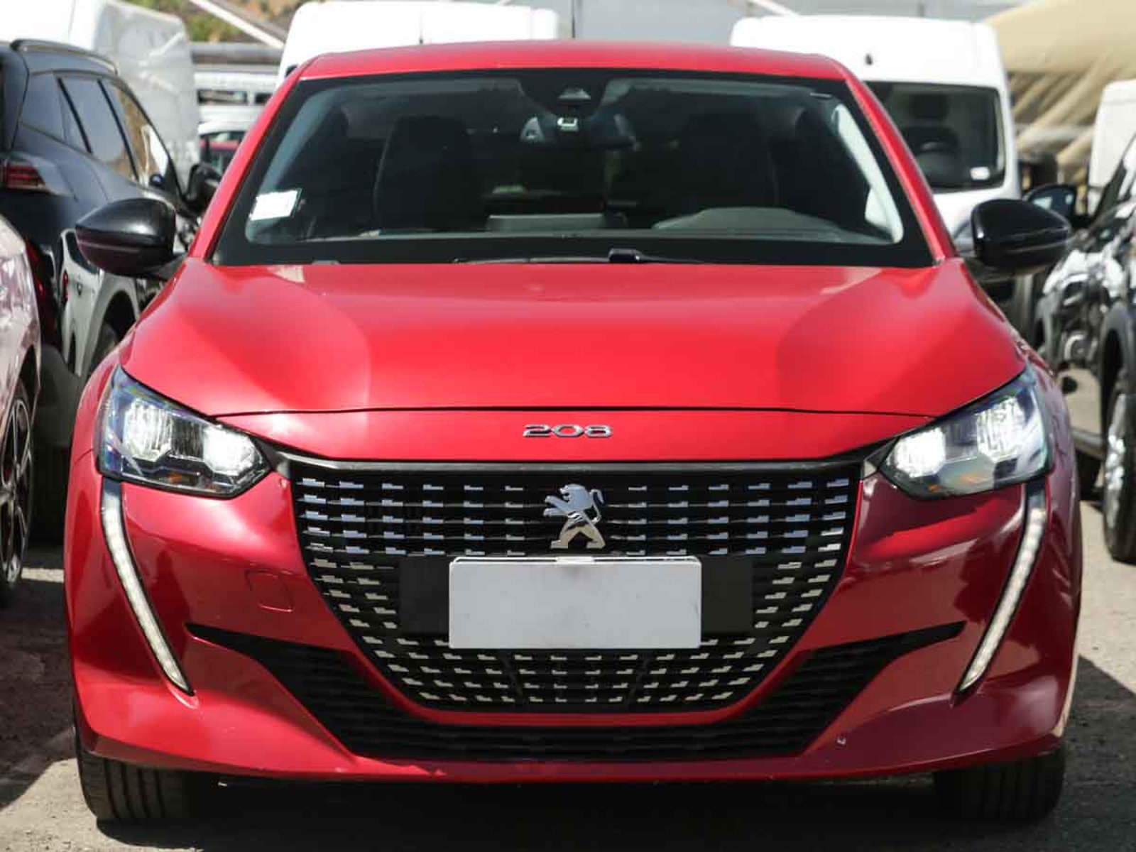 Peugeot 208 PURETECH 100 HB 1.2 2022 - Foto 2 de 13