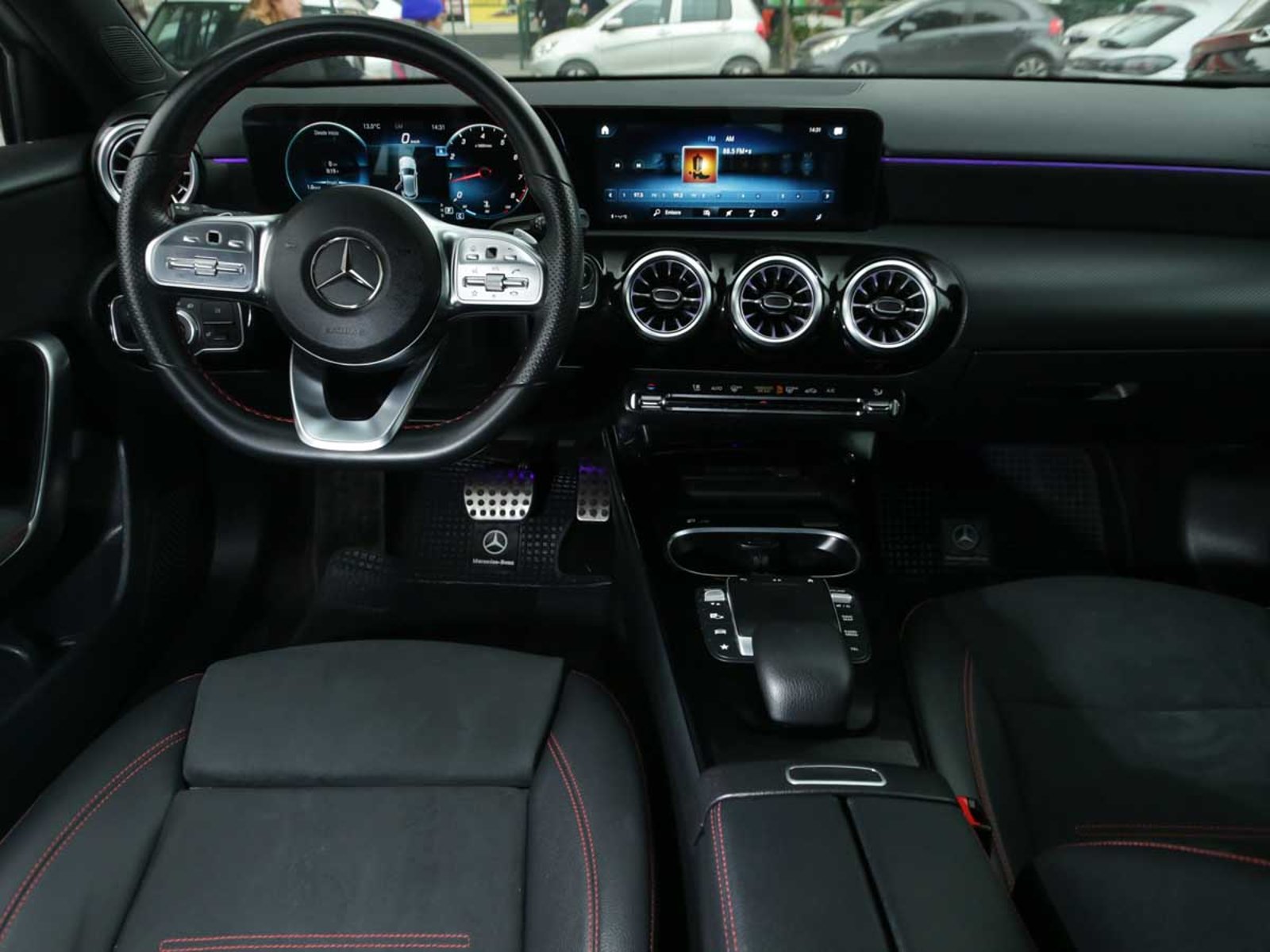 MERCEDES BENZ A 200 2022 - Imagen 12 de 14