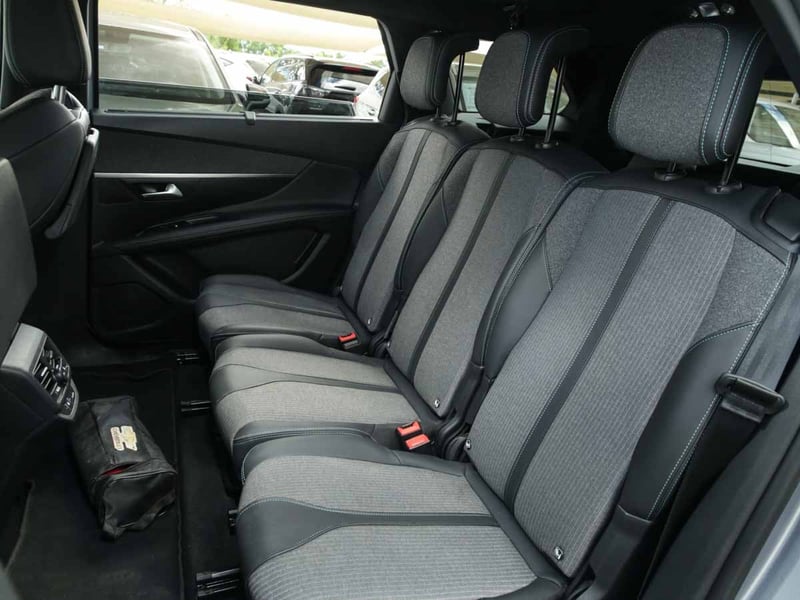 Peugeot 5008 ALLURE PACK BLUEHDI 130 EAT8 2024 - Imagen 8 de 9