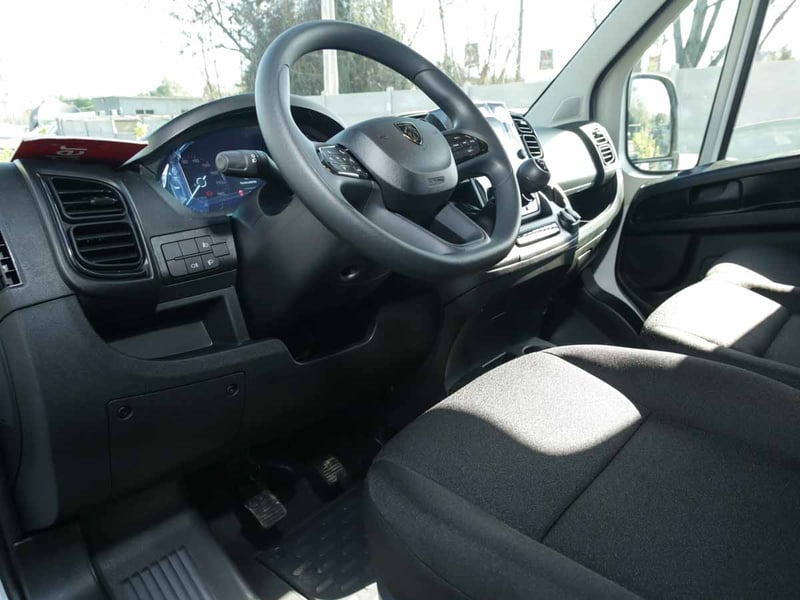 Peugeot BOXER MCA FURGÓN  L2H2 DIESEL 140HP MT 2026 - Imagen 6 de 8