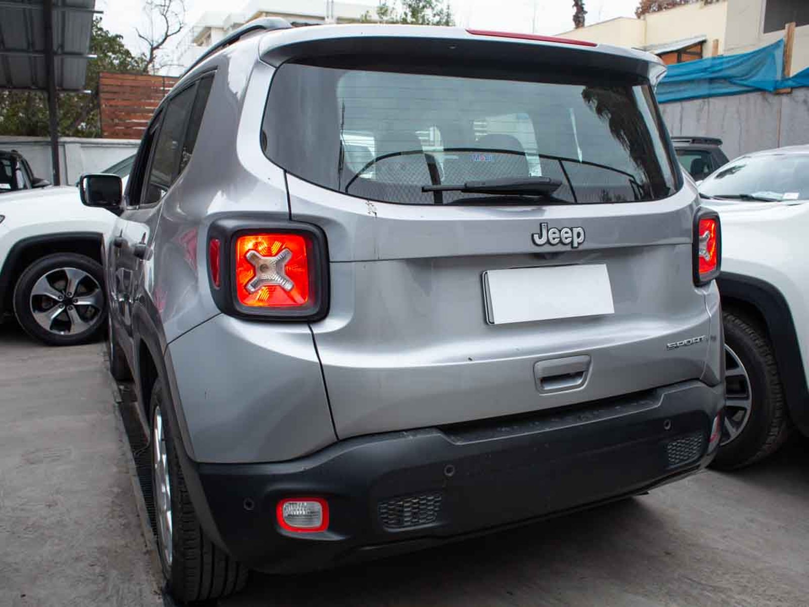 Jeep RENEGADE 1.8 2021 - Foto 4 de 7