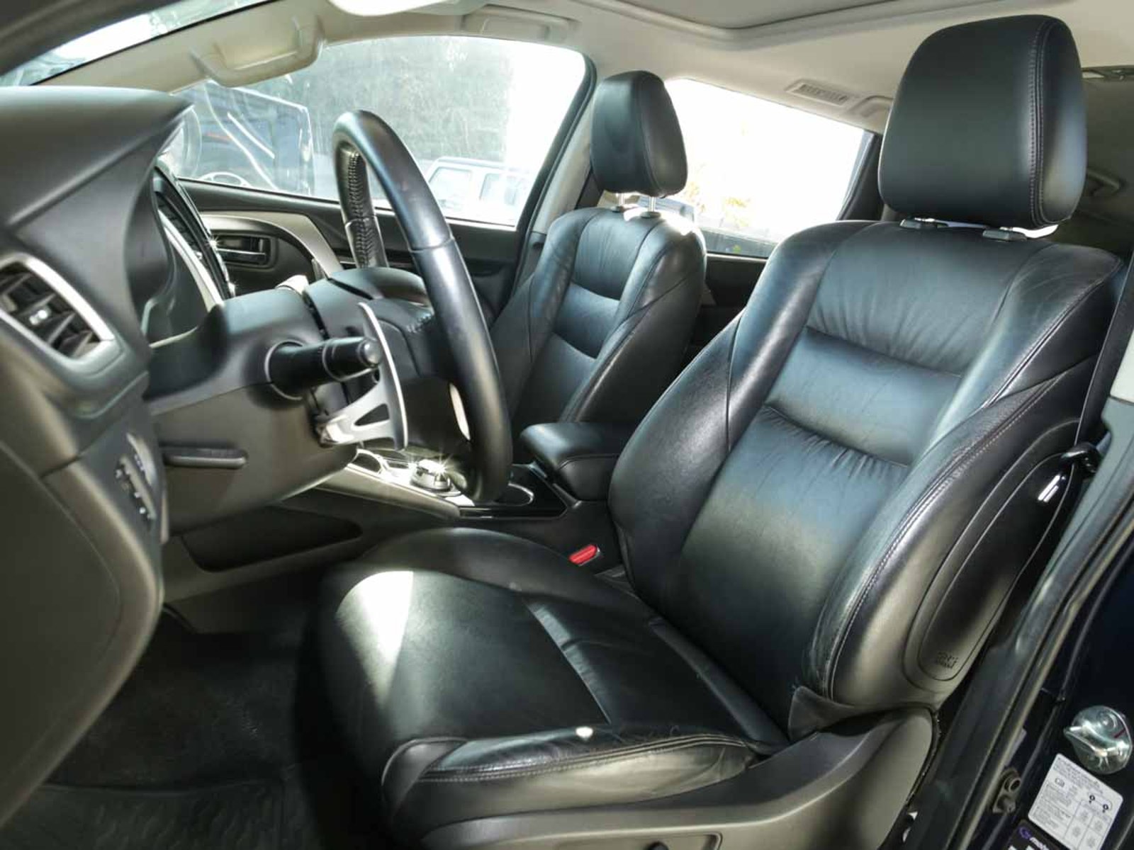MITSUBISHI MONTERO SPORT 3.0 4X4 LIMITED E5 2018 - Imagen 11 de 16