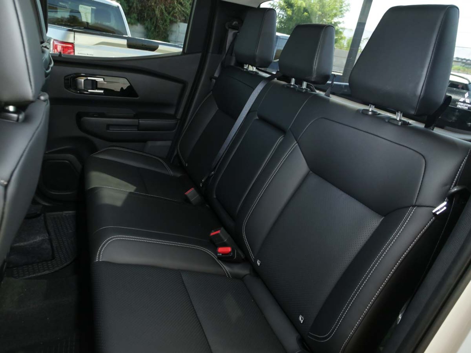 MITSUBISHI L-200 DAKAR CRS AT 2.5 D/C 4X4 TD 2025 - Imagen 13 de 15