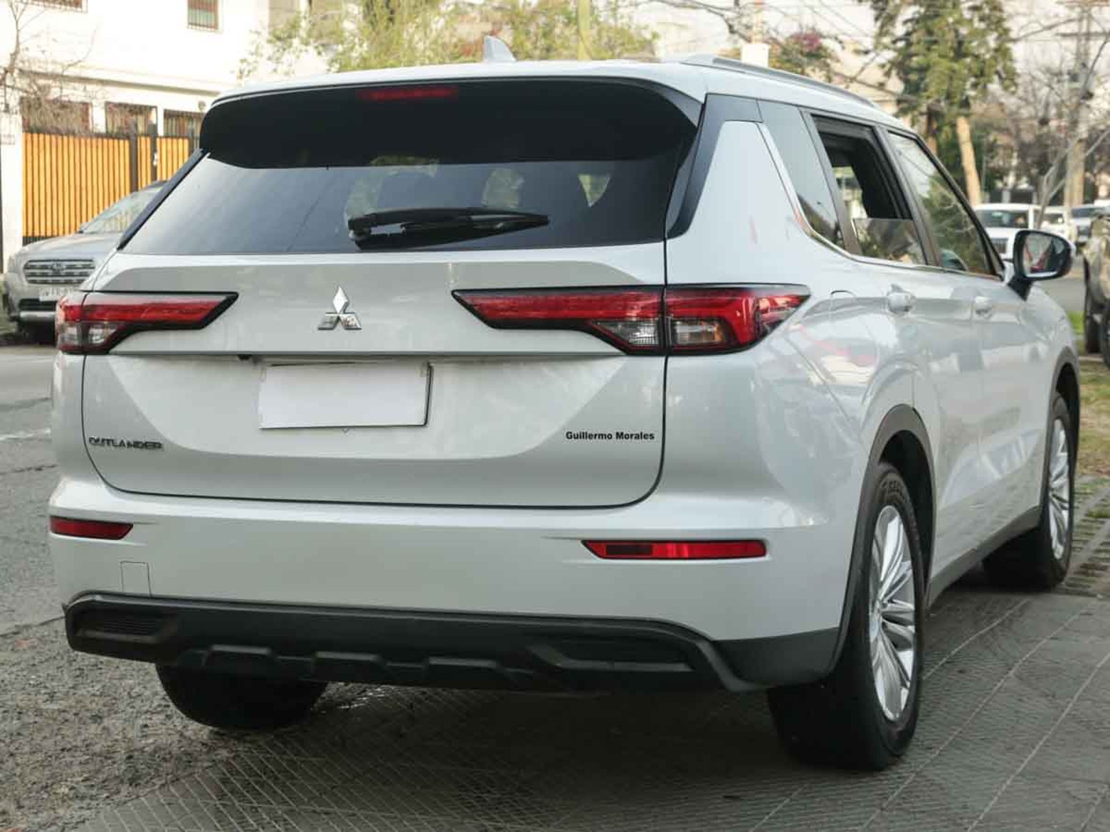 Mitsubishi OUTLANDER GL 2.5 AUT 2023 - Foto 4 de 8