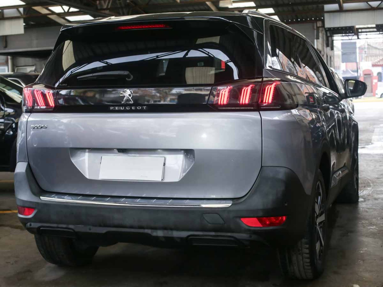 Peugeot 5008 ALLURE PACK BLUEHDI 130 EAT8 2024 - Foto 4 de 8
