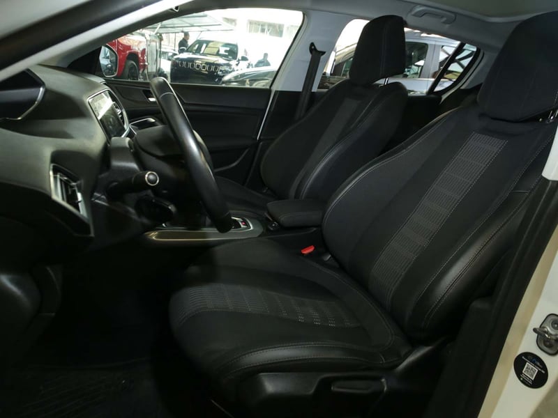 Peugeot 308 BLUE HDI 130 1.5 2021 - Imagen 10 de 14